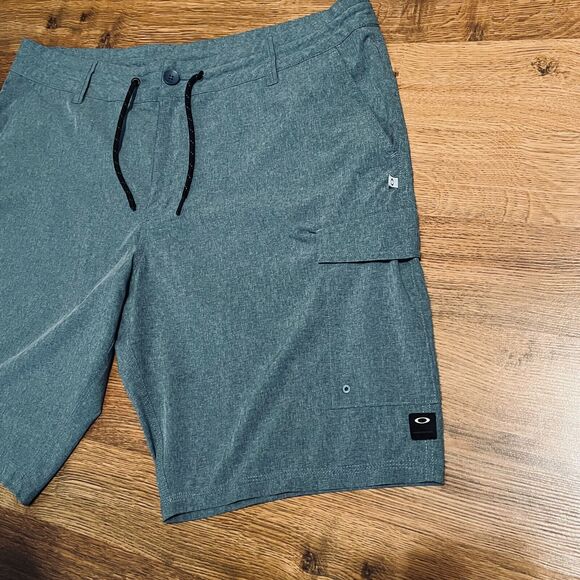 Oakley Hybrid Drawstring Mens 40" Golf Shorts 10" Inseam Cargo Flat Front - Picture 2 of 7